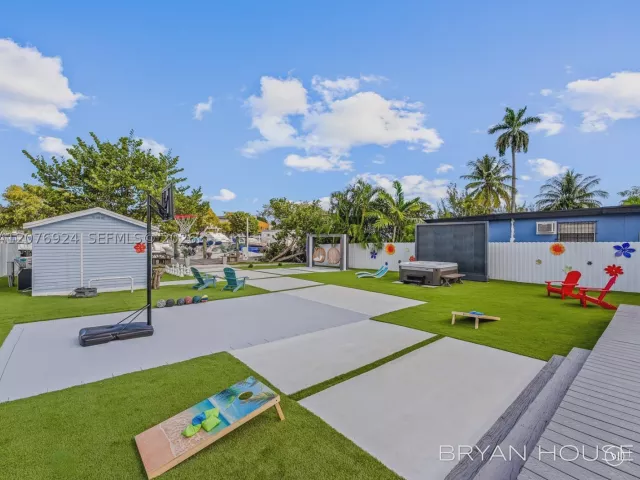 Продажа дома по адресу 3341 NW 20th St - фото 9396019