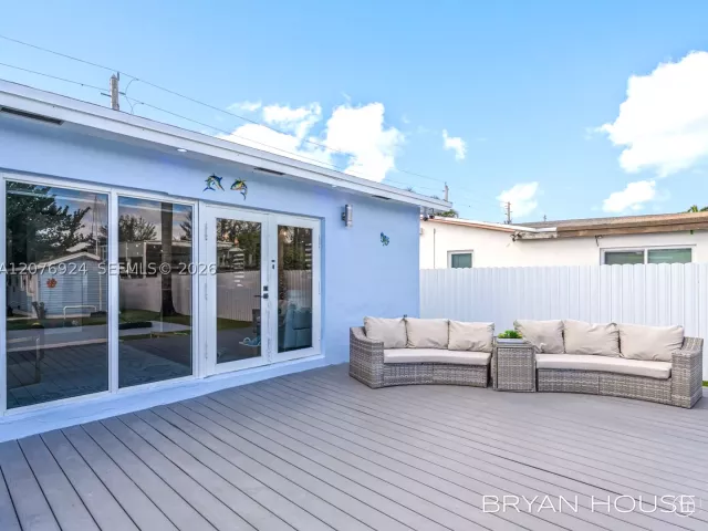 Продажа дома по адресу 3341 NW 20th St - фото 9396021
