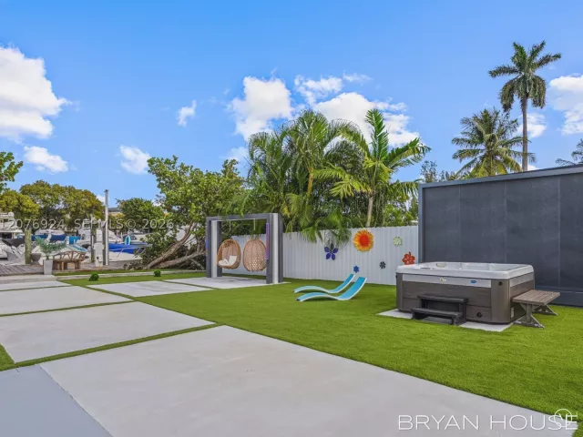 Продажа дома по адресу 3341 NW 20th St - фото 9396023