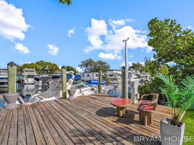Продажа дома по адресу 3341 NW 20th St - фото 9396037