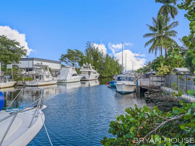 Продажа дома по адресу 3341 NW 20th St - фото 9396040