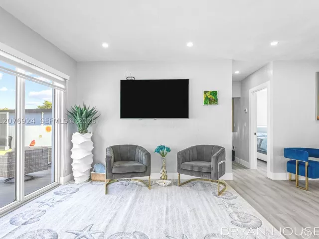 Продажа дома по адресу 3341 NW 20th St - фото 9395990