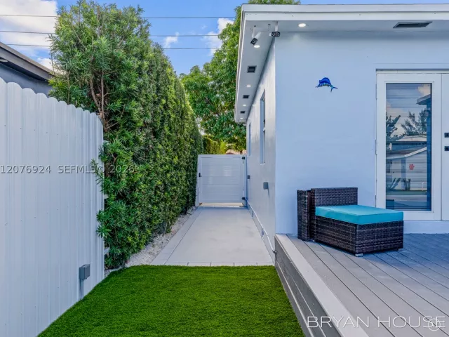 Продажа дома по адресу 3341 NW 20th St - фото 9396045