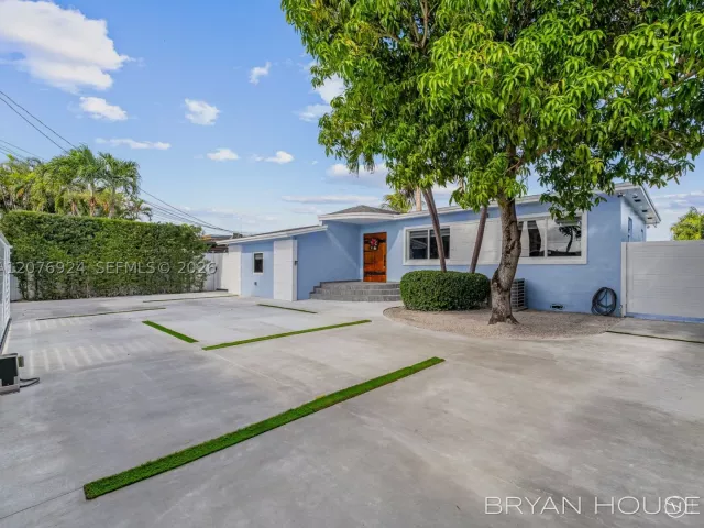 Продажа дома по адресу 3341 NW 20th St - фото 9396048