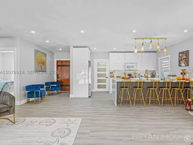 Продажа дома по адресу 3341 NW 20th St - фото 9395991