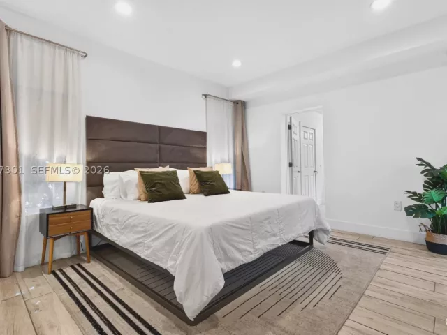 Продажа дома по адресу 232 NW 59th St #232 - фото 9389532