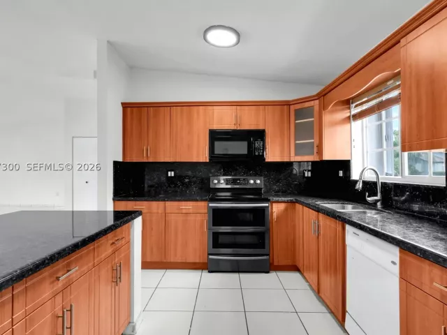 Продажа дома по адресу 18600 SW 127th Pl - фото 9394012