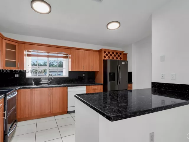 Продажа дома по адресу 18600 SW 127th Pl - фото 9394013
