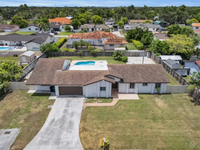 Продажа дома по адресу 18600 SW 127th Pl - фото 9394005