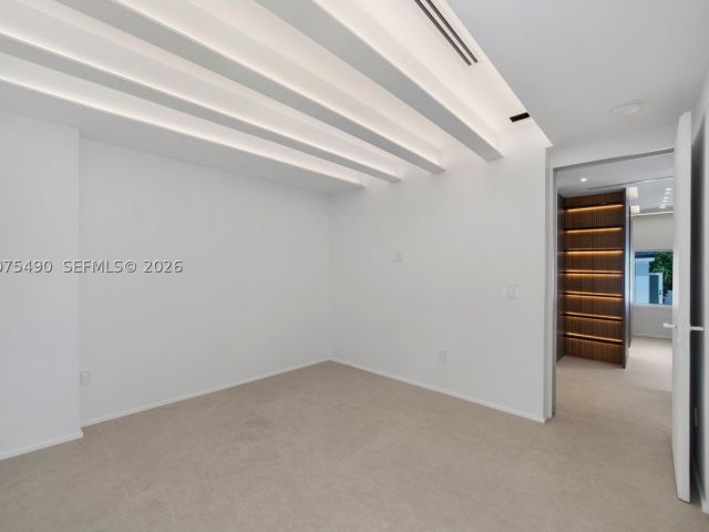 Продажа дома по адресу 8150 Old Cutler Rd - фото 9390367