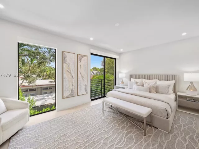 Продажа дома по адресу 1433 SW 20th St - фото 9393705