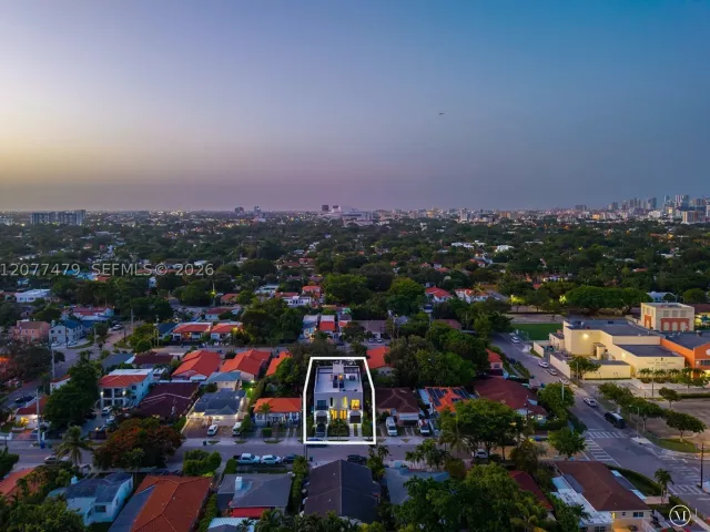Продажа дома по адресу 1433 SW 20th St - фото 9393709