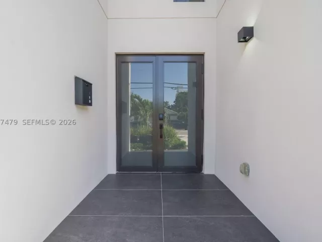 Продажа дома по адресу 1433 SW 20th St - фото 9393711