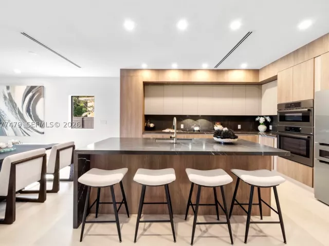 Продажа дома по адресу 1433 SW 20th St - фото 9393713