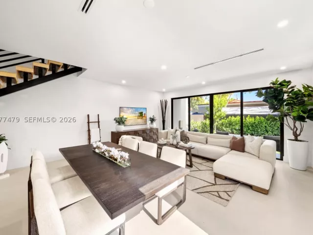 Продажа дома по адресу 1433 SW 20th St - фото 9393717