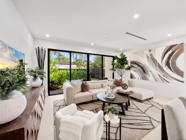 Продажа дома по адресу 1433 SW 20th St - фото 9393718