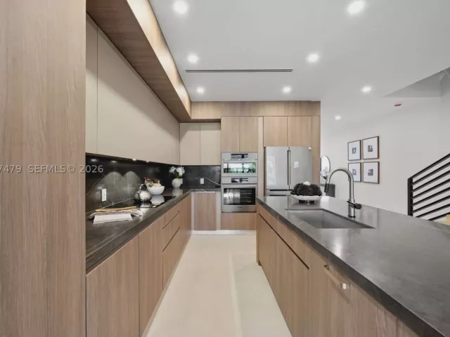 Продажа дома по адресу 1433 SW 20th St - фото 9393723
