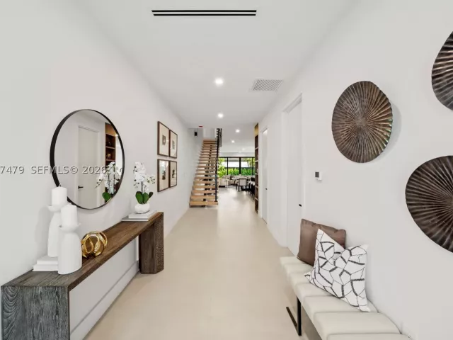 Продажа дома по адресу 1433 SW 20th St - фото 9393725
