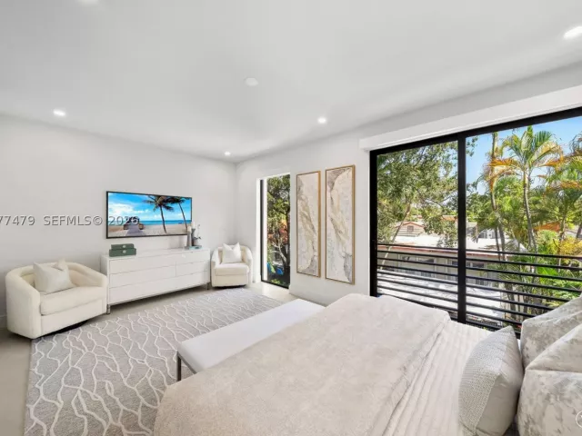 Продажа дома по адресу 1433 SW 20th St - фото 9393729