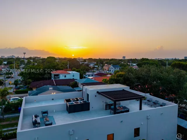 Продажа дома по адресу 1433 SW 20th St - фото 9393697
