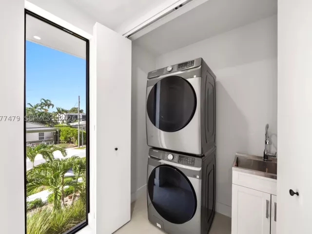 Продажа дома по адресу 1433 SW 20th St - фото 9393742