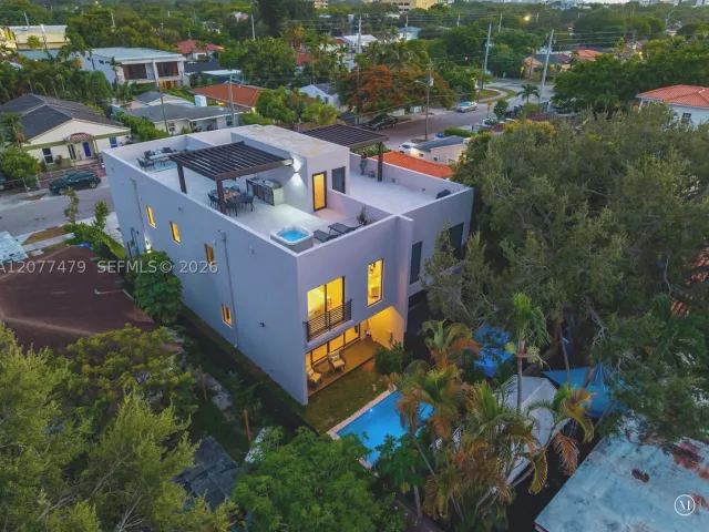 Продажа дома по адресу 1433 SW 20th St - фото 9393698