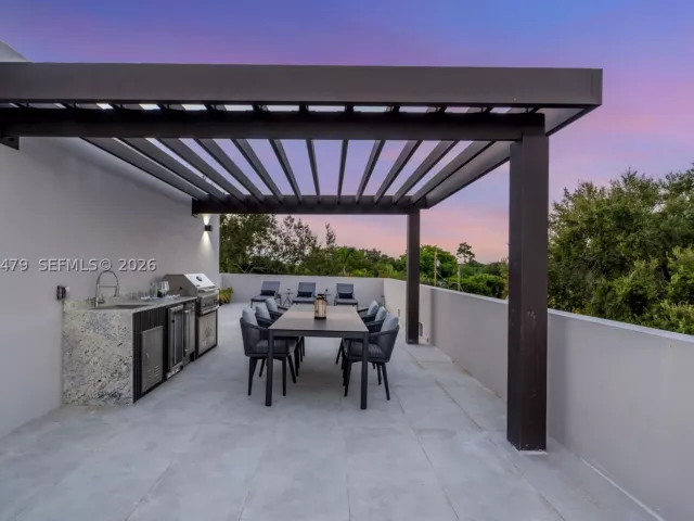 Продажа дома по адресу 1433 SW 20th St - фото 9393749