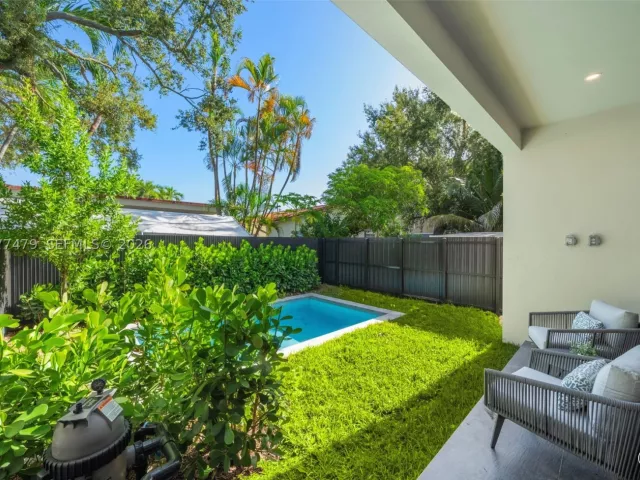 Продажа дома по адресу 1433 SW 20th St - фото 9393753