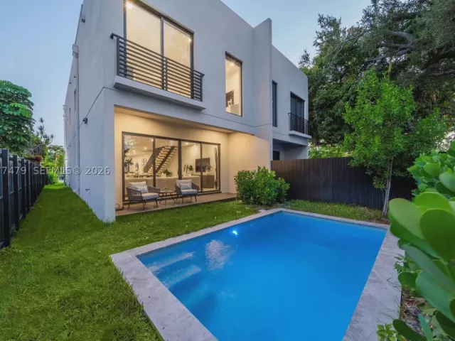 Продажа дома по адресу 1433 SW 20th St - фото 9393757