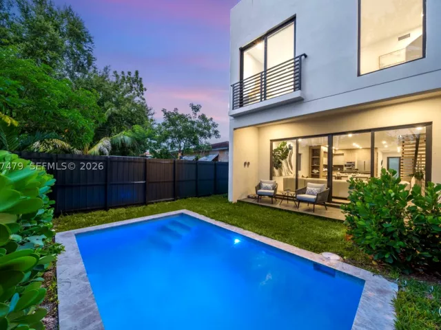 Продажа дома по адресу 1433 SW 20th St - фото 9393758