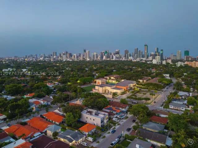 Продажа дома по адресу 1433 SW 20th St - фото 9393760