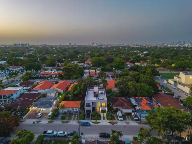 Продажа дома по адресу 1433 SW 20th St - фото 9393762