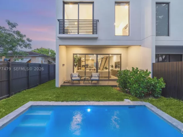 Продажа дома по адресу 1433 SW 20th St - фото 9393700