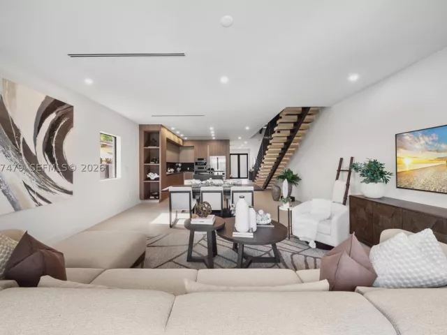 Продажа дома по адресу 1433 SW 20th St - фото 9393702