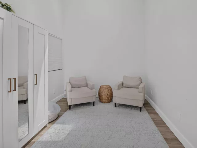Продажа дома по адресу 7658 SOLIMAR Circle - фото 9388677