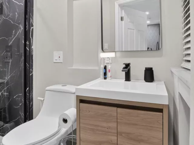 Продажа дома по адресу 7658 SOLIMAR Circle - фото 9388696