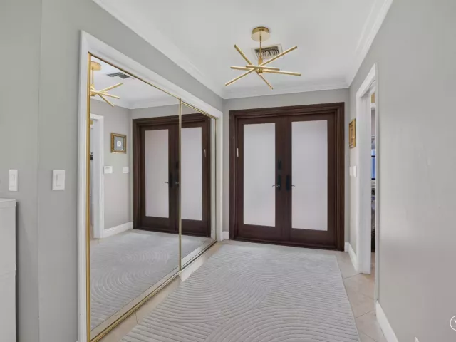 Продажа дома по адресу 7658 SOLIMAR Circle - фото 9388671