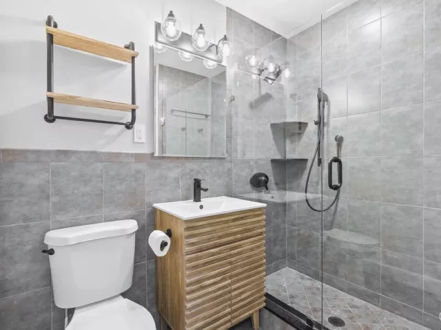 Продажа дома по адресу 2775 NE 5TH Avenue - фото 9389063