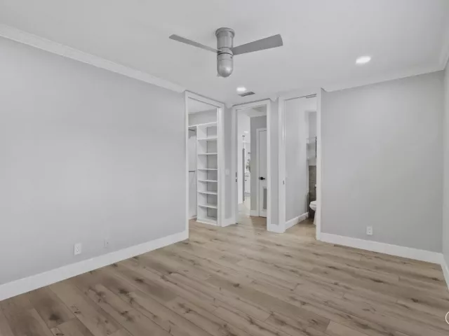 Продажа дома по адресу 2775 NE 5TH Avenue - фото 9389066