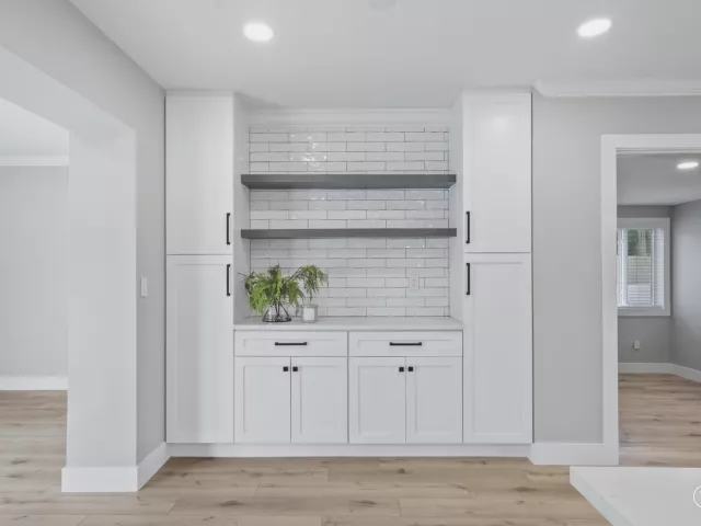 Продажа дома по адресу 2775 NE 5TH Avenue - фото 9389055