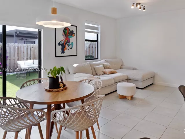 Продажа дома по адресу 23471 SW 129th Ave - фото 9393913