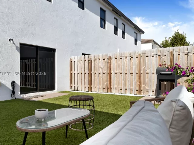 Продажа дома по адресу 23471 SW 129th Ave - фото 9393923