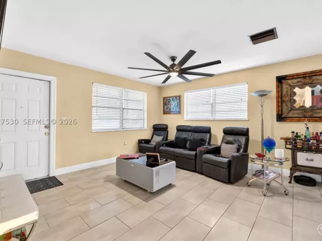 Продажа дома по адресу 19721 SW 114th Ct - фото 9391197