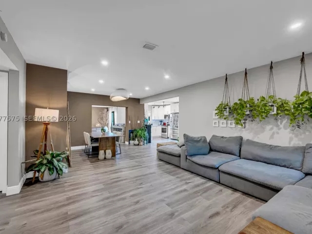 Продажа дома по адресу 12230 NW 22nd Ct - фото 9391078