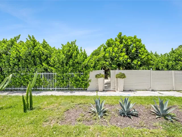 Продажа дома по адресу 12230 NW 22nd Ct - фото 9391070