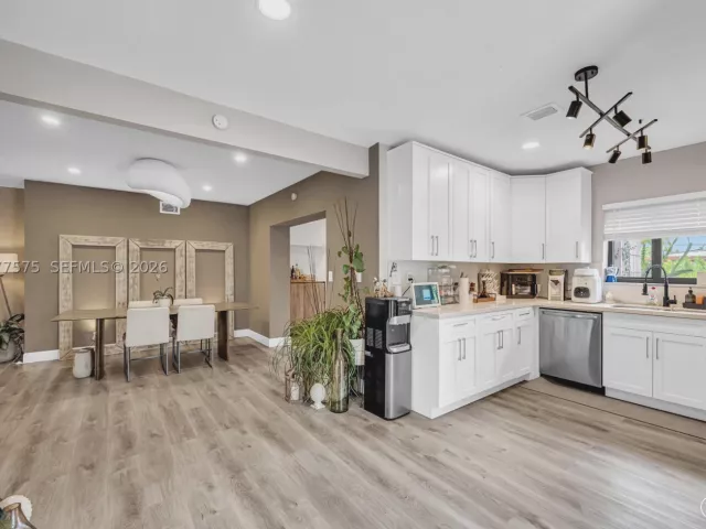 Продажа дома по адресу 12230 NW 22nd Ct - фото 9391094
