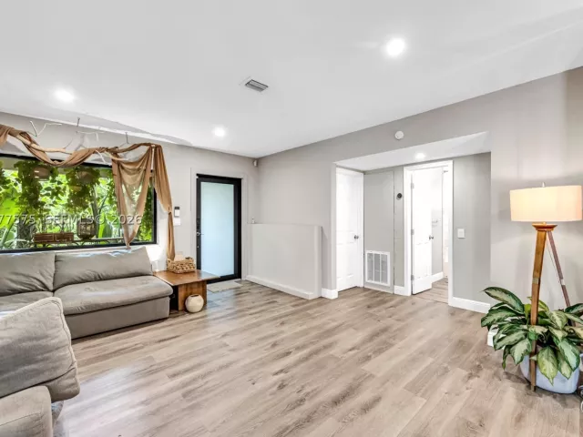 Продажа дома по адресу 12230 NW 22nd Ct - фото 9391072