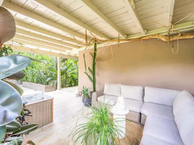 Продажа дома по адресу 12230 NW 22nd Ct - фото 9391113