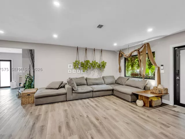Продажа дома по адресу 12230 NW 22nd Ct - фото 9391073