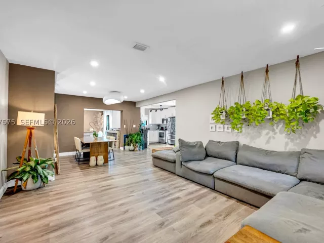 Продажа дома по адресу 12230 NW 22nd Ct - фото 9391074
